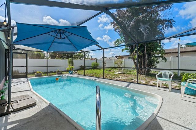 7906 WOODVINE CIRCLE, Tampa, FL 33615