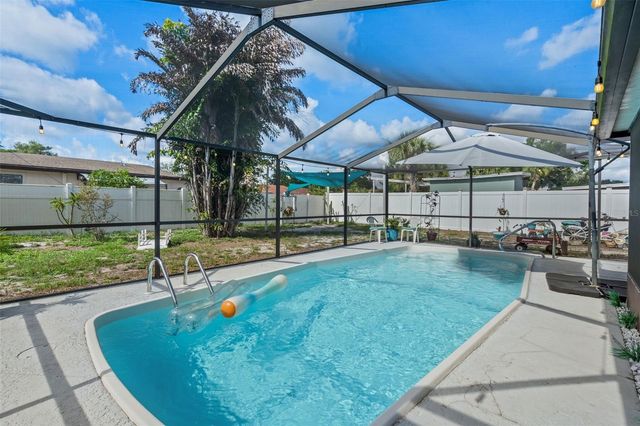 7906 WOODVINE CIRCLE, Tampa, FL 33615