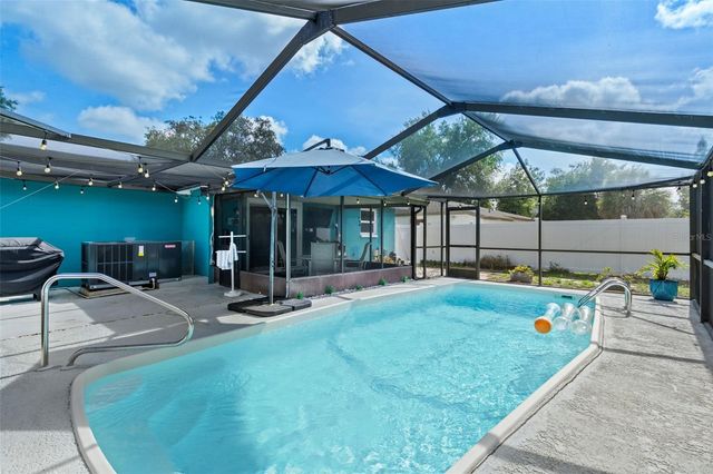 7906 WOODVINE CIRCLE, Tampa, FL 33615