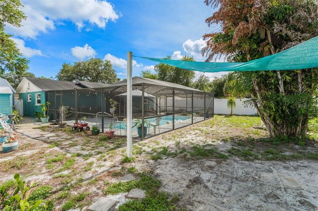 7906 WOODVINE CIRCLE, Tampa, FL 33615