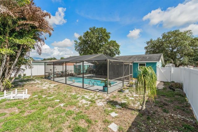 7906 WOODVINE CIRCLE, Tampa, FL 33615