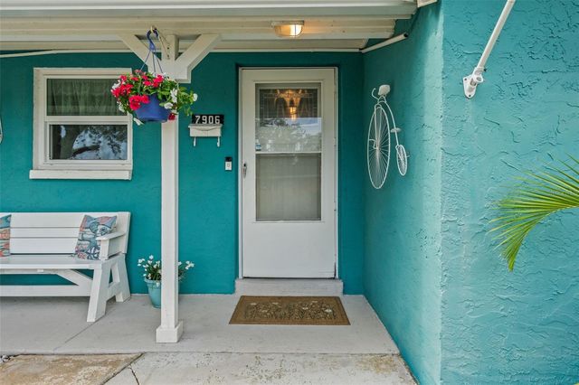7906 WOODVINE CIRCLE, Tampa, FL 33615