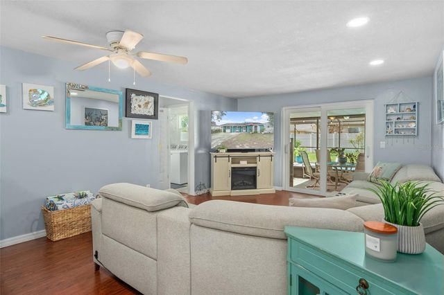 7906 WOODVINE CIRCLE, Tampa, FL 33615