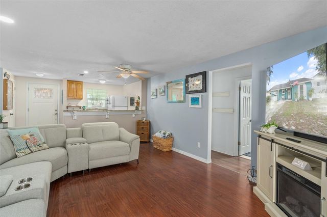 7906 WOODVINE CIRCLE, Tampa, FL 33615