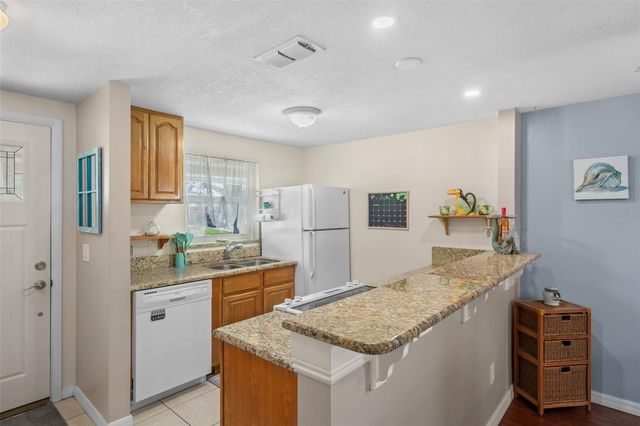 7906 WOODVINE CIRCLE, Tampa, FL 33615