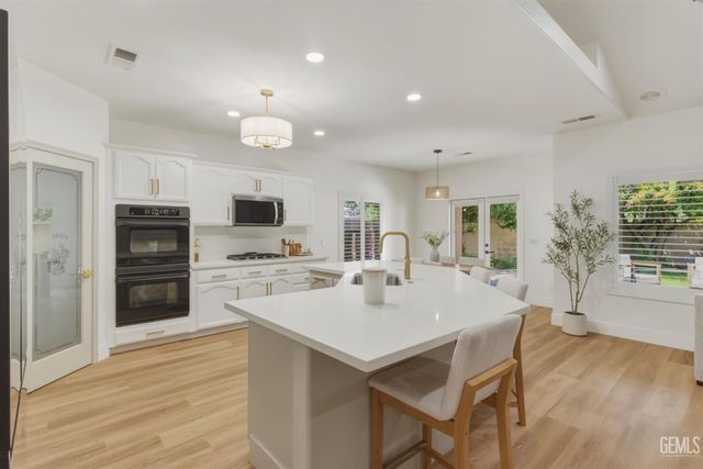 11412 Summit Point Court, Bakersfield, CA 93312