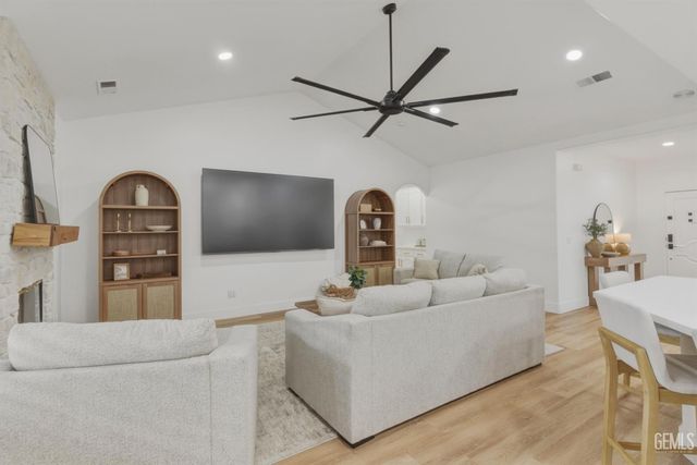 11412 Summit Point Court, Bakersfield, CA 93312