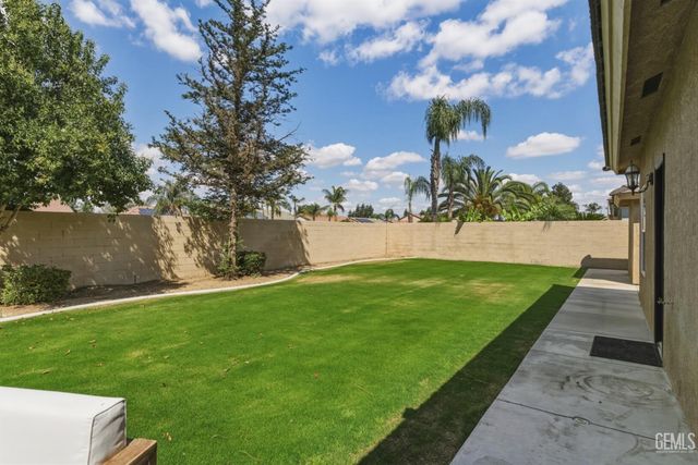 11412 Summit Point Court, Bakersfield, CA 93312