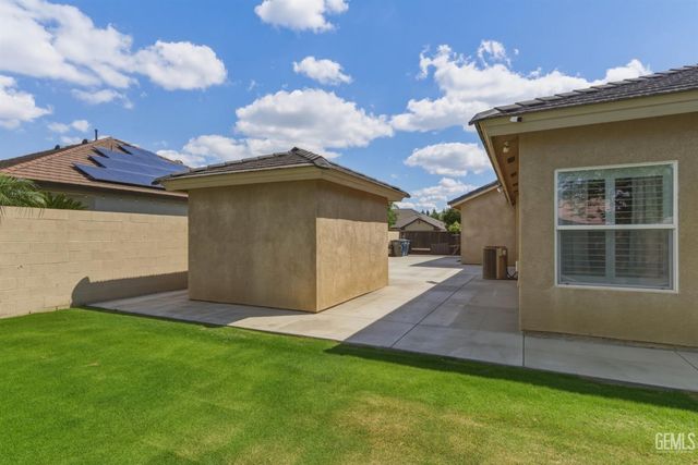11412 Summit Point Court, Bakersfield, CA 93312