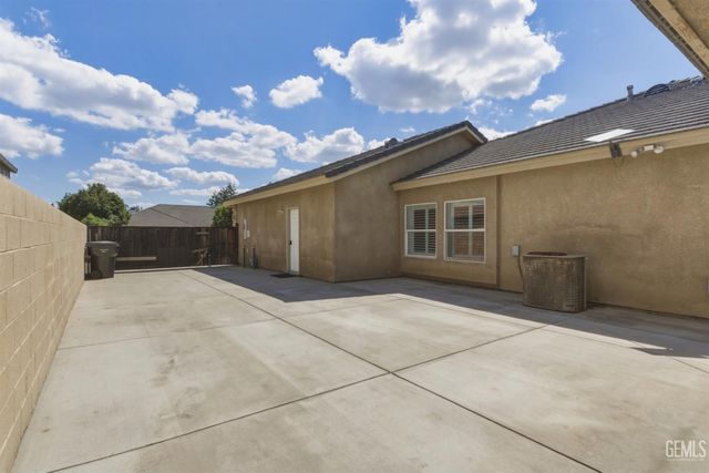 11412 Summit Point Court, Bakersfield, CA 93312
