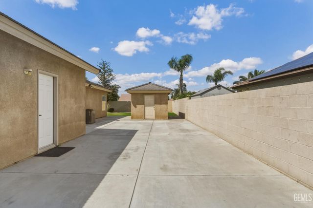 11412 Summit Point Court, Bakersfield, CA 93312