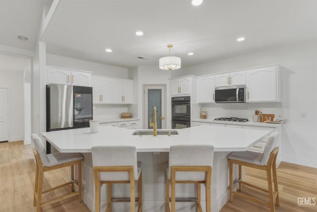11412 Summit Point Court, Bakersfield, CA 93312