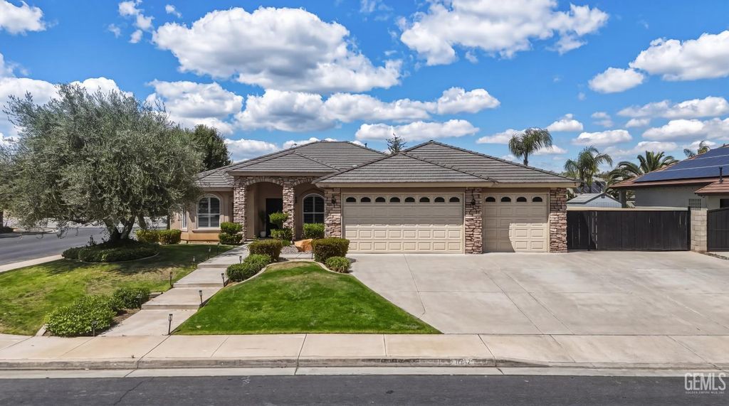 11412 Summit Point Court, Bakersfield, CA 93312