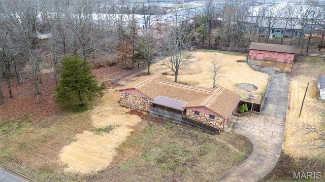 2305 Lee St, Poplar Bluff, MO 63901