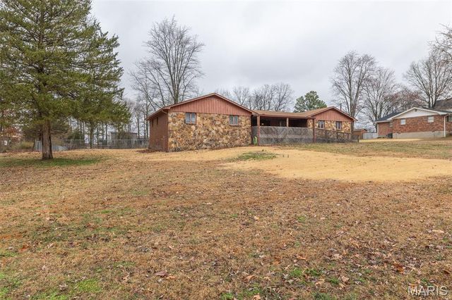 2305 Lee St, Poplar Bluff, MO 63901