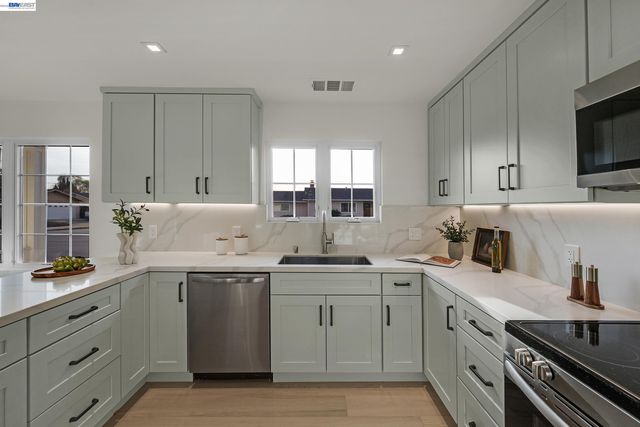 4759 Valpey Park Ave, Fremont, CA 94538