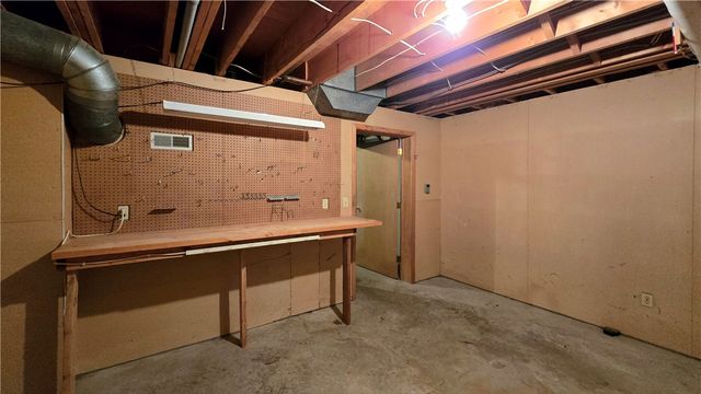 816 Larchmont Circle, Elmira, NY 14905