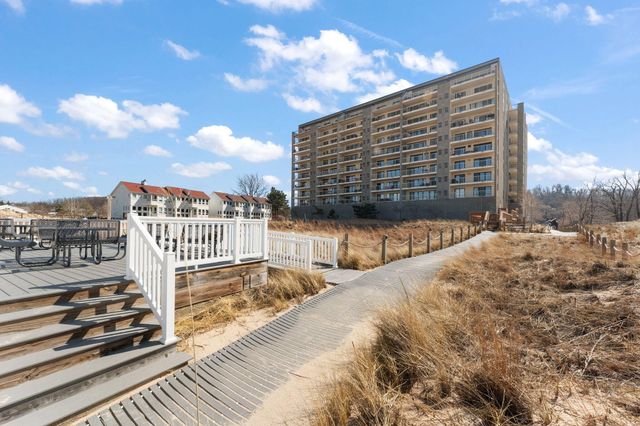 110 Lake Shore Drive B, Michigan City, IN 46360