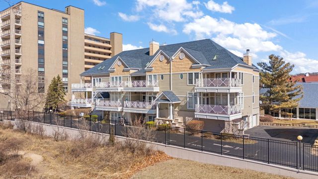 110 Lake Shore Drive B, Michigan City, IN 46360