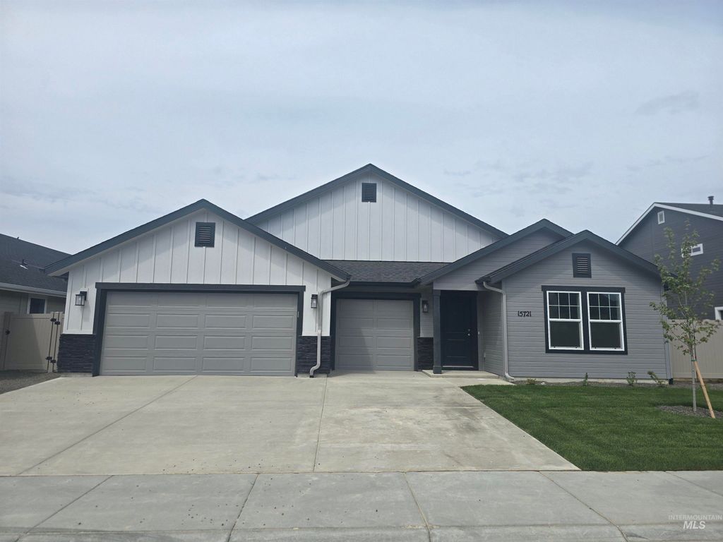 15721 N Labrador Ave, Nampa, ID 83651
