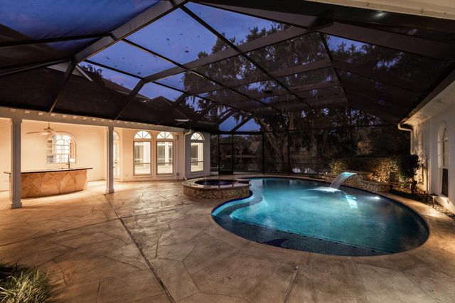 3 Bayou Road, Lake Jackson, TX 77566