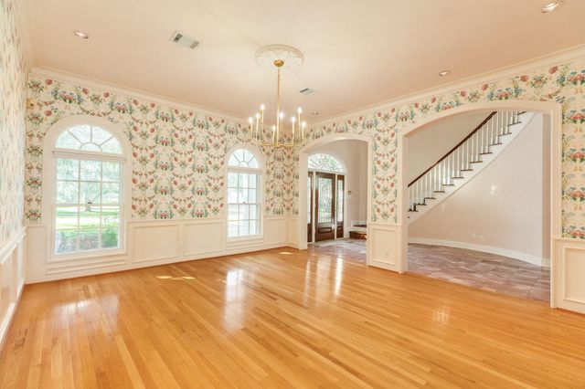 3 Bayou Road, Lake Jackson, TX 77566