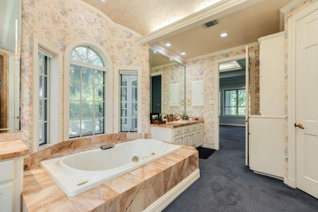 3 Bayou Road, Lake Jackson, TX 77566