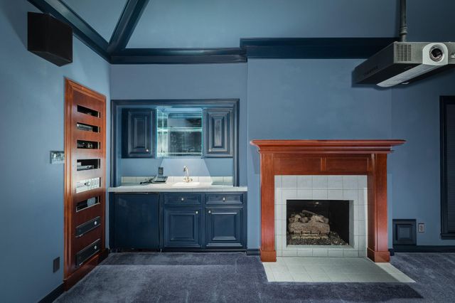 3 Bayou Road, Lake Jackson, TX 77566