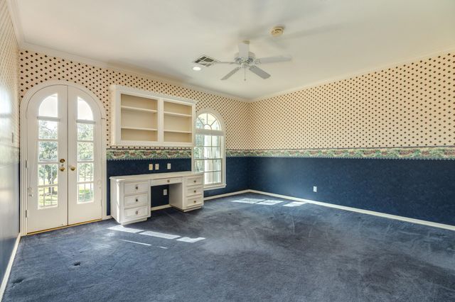 3 Bayou Road, Lake Jackson, TX 77566