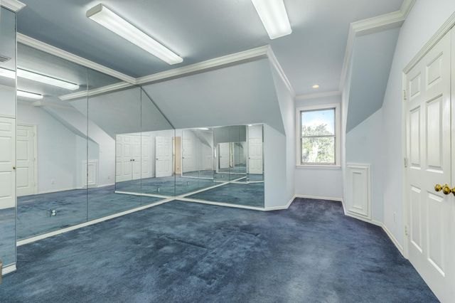 3 Bayou Road, Lake Jackson, TX 77566