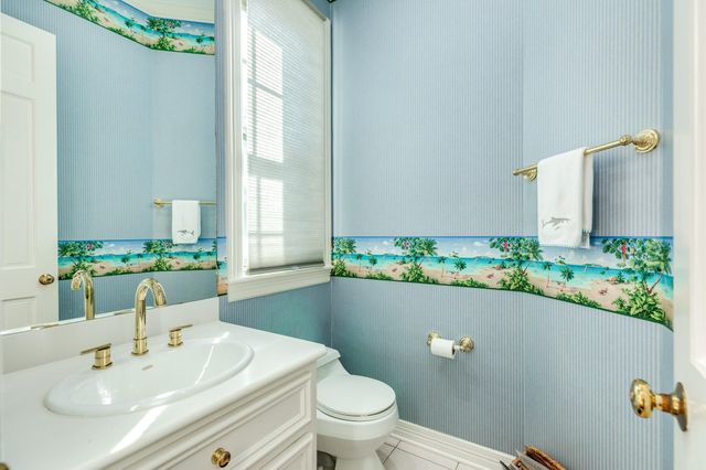 3 Bayou Road, Lake Jackson, TX 77566