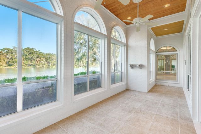 3 Bayou Road, Lake Jackson, TX 77566