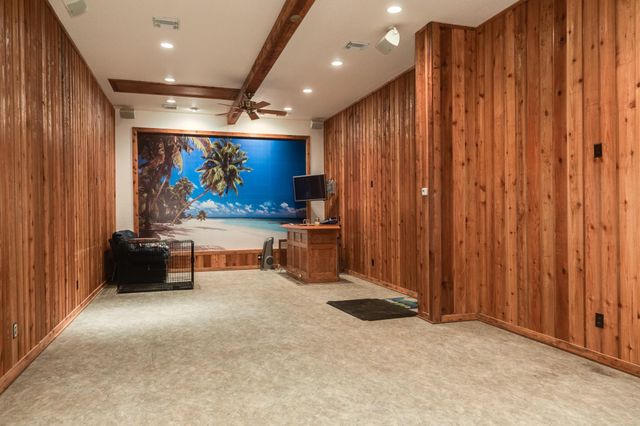 3 Bayou Road, Lake Jackson, TX 77566