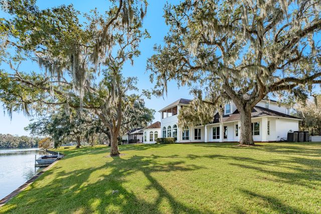 3 Bayou Road, Lake Jackson, TX 77566