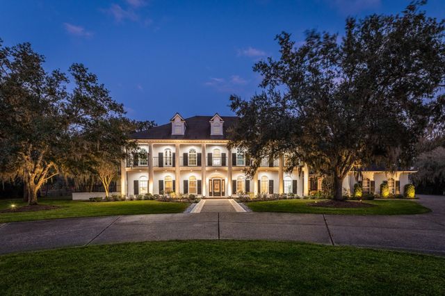 3 Bayou Road, Lake Jackson, TX 77566