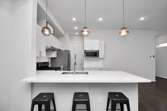 619 Thornton Oaks Lane, Houston, TX 77018