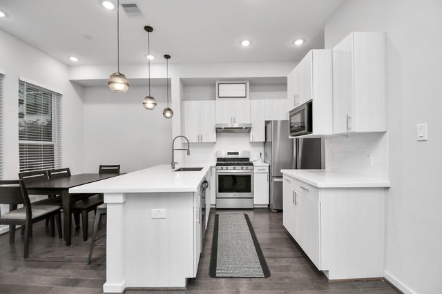 619 Thornton Oaks Lane, Houston, TX 77018