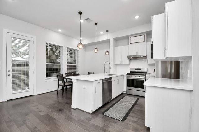 619 Thornton Oaks Lane, Houston, TX 77018