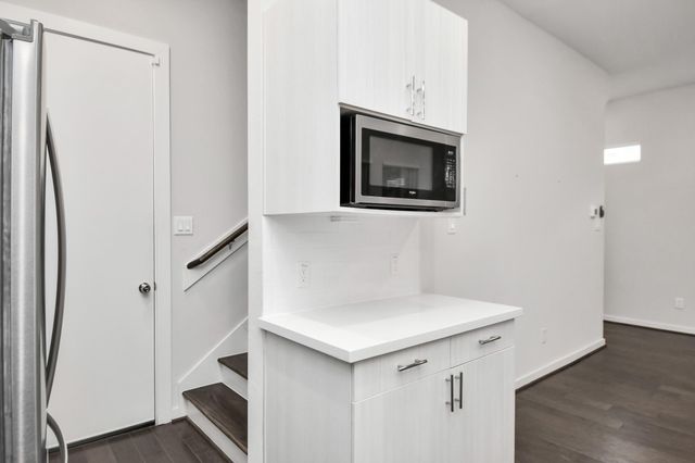 619 Thornton Oaks Lane, Houston, TX 77018