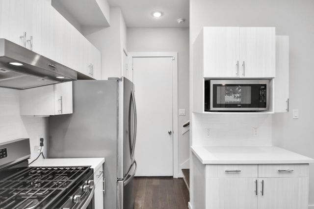 619 Thornton Oaks Lane, Houston, TX 77018