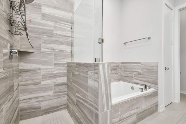 619 Thornton Oaks Lane, Houston, TX 77018