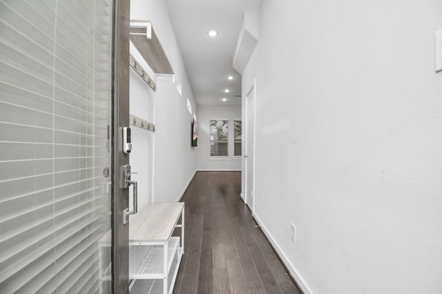 619 Thornton Oaks Lane, Houston, TX 77018