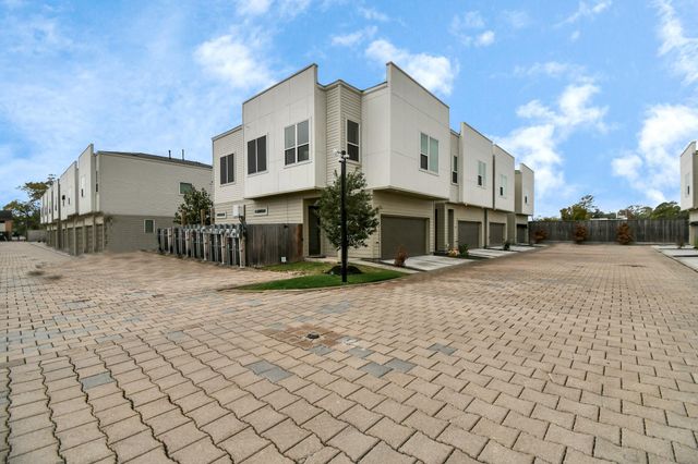 619 Thornton Oaks Lane, Houston, TX 77018