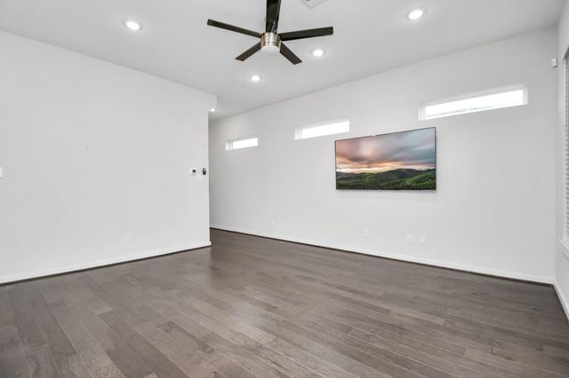 619 Thornton Oaks Lane, Houston, TX 77018