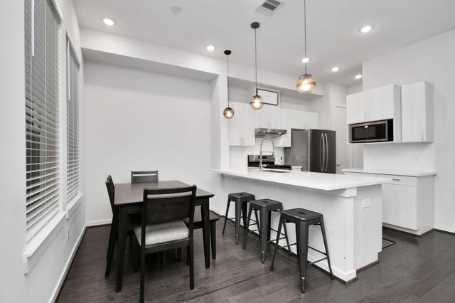 619 Thornton Oaks Lane, Houston, TX 77018