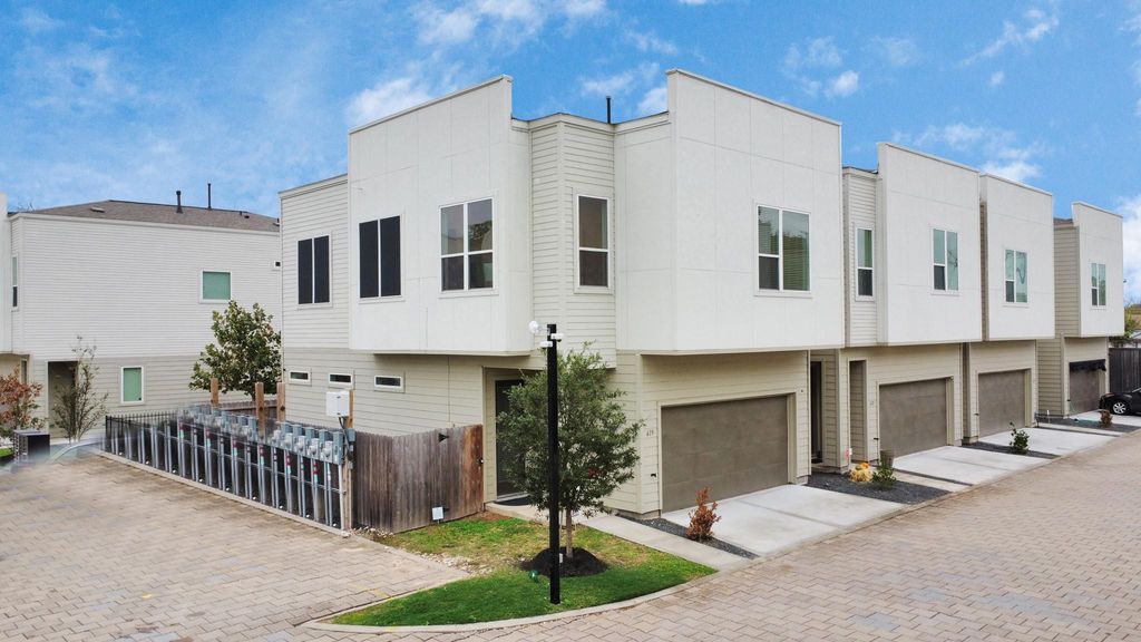 619 Thornton Oaks Lane, Houston, TX 77018