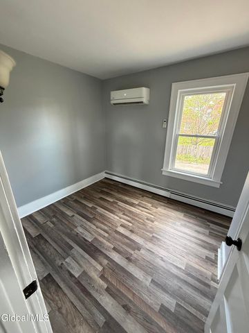 2727 Balltown Road, Niskayuna, NY 12309