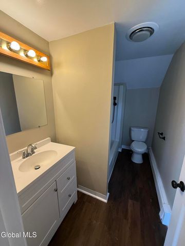2727 Balltown Road, Niskayuna, NY 12309