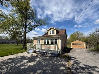2727 Balltown Road, Niskayuna, NY 12309