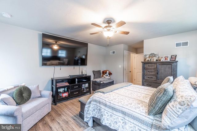 141 OXFORD BLVD, New Oxford, PA 17350